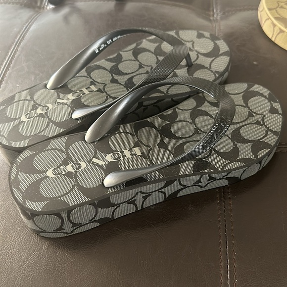 Coach - Picture 2 of 2